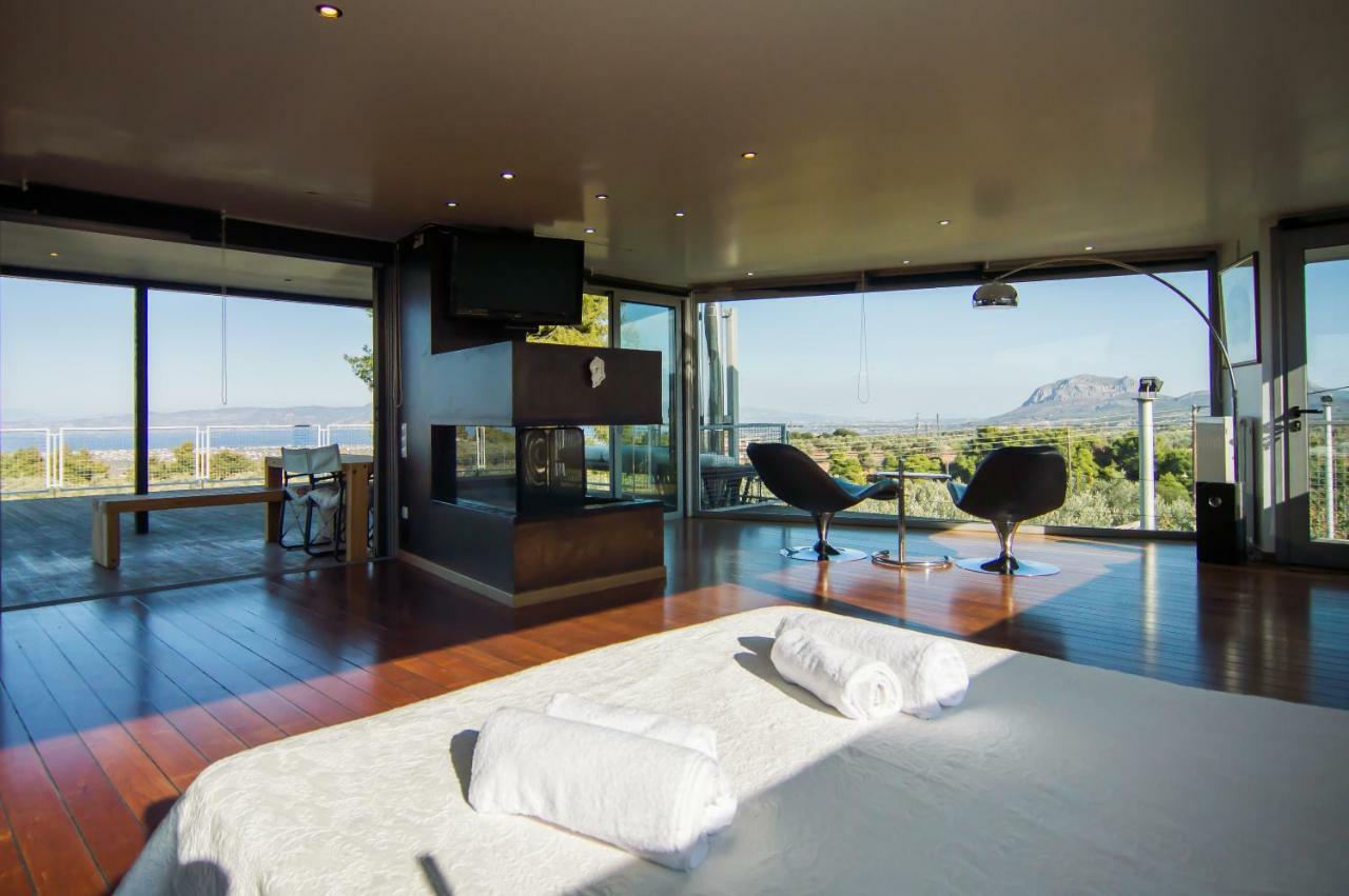 Country Villa Peloponnese With Tennis Court And Pool Zevgolateíon Exterior foto